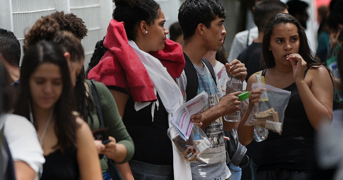 ENEM x Fuvest: Diferenças na Redação, nos Repertórios e na Forma de Estudar